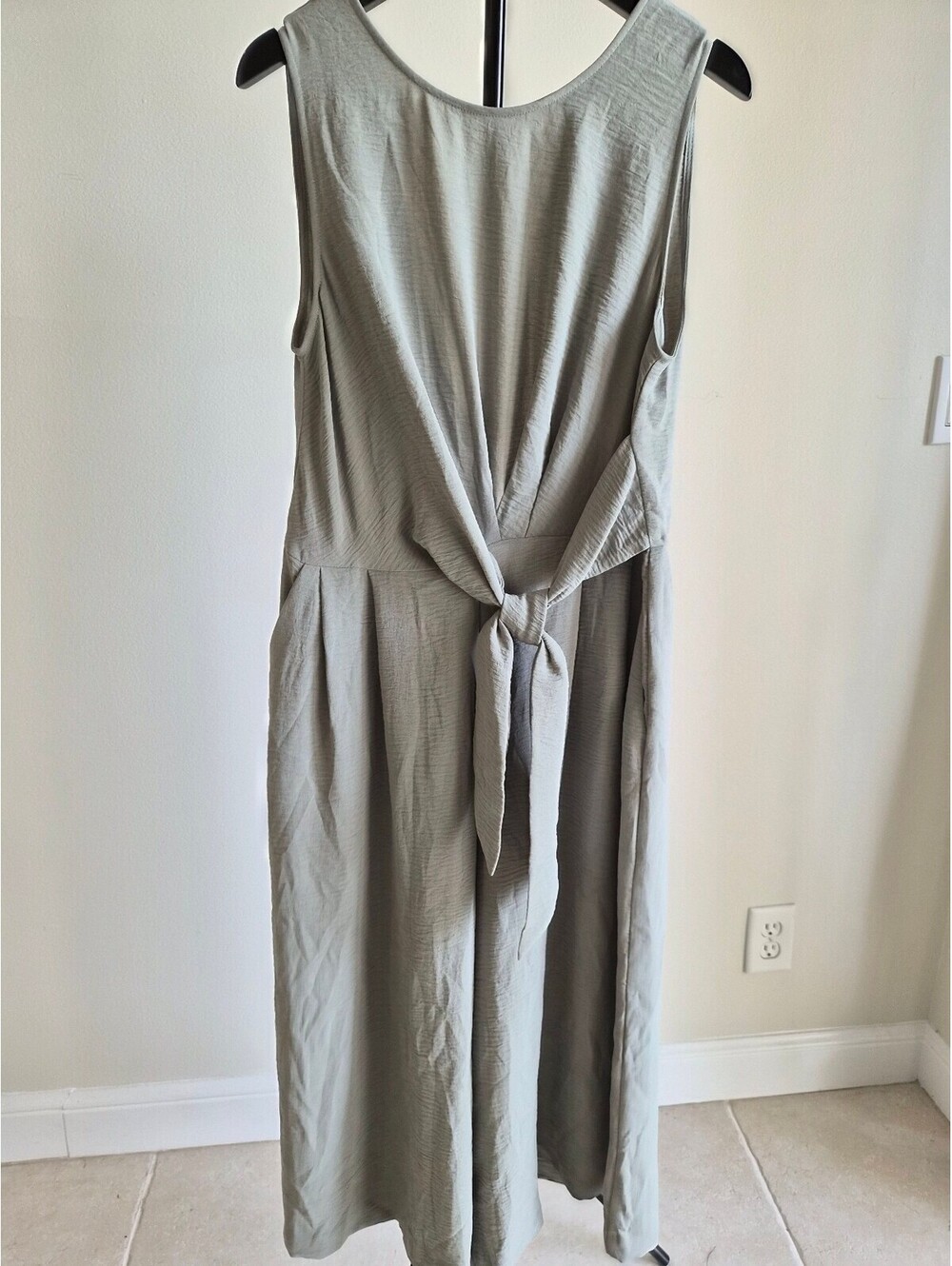 DKNY Medium Sage Green Sleeveless One-Piece Jumpsuit with Tie Waist0318